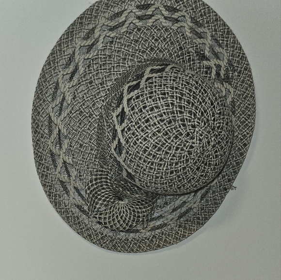Elegant Black and Gray Women's Hat - Picture 1 of 4